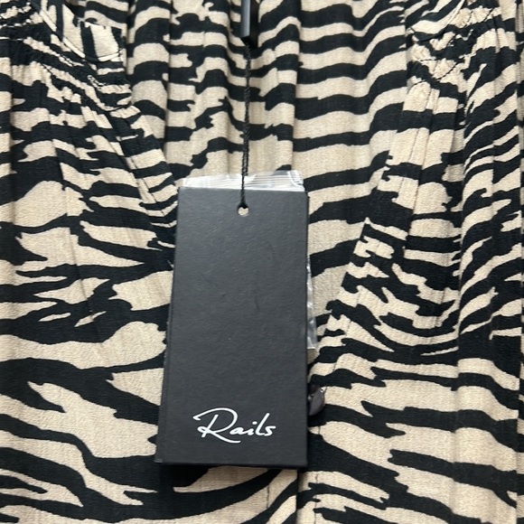 Rails Dress - Picture 4 of 6